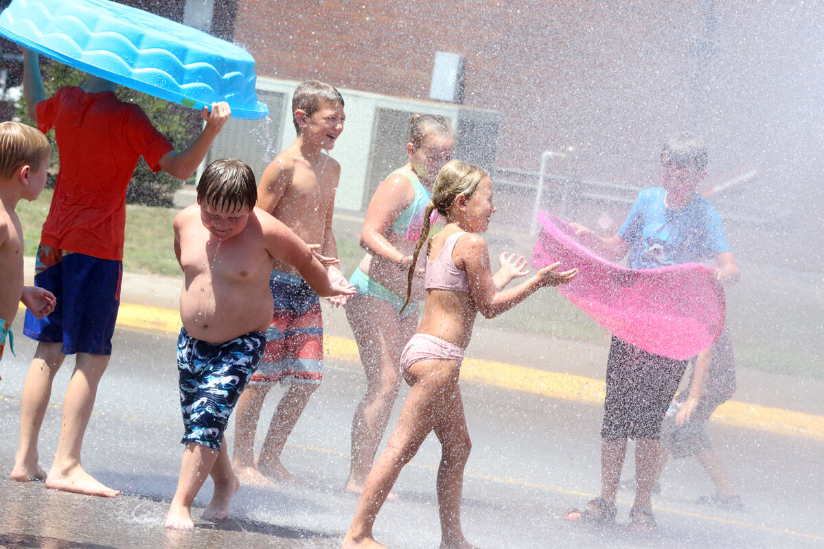 Balloon Days Water Fight (11).jpg